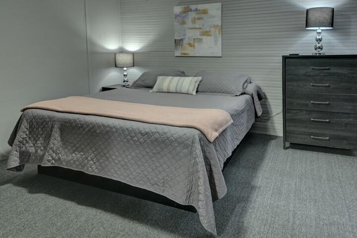 Room 4 of 12