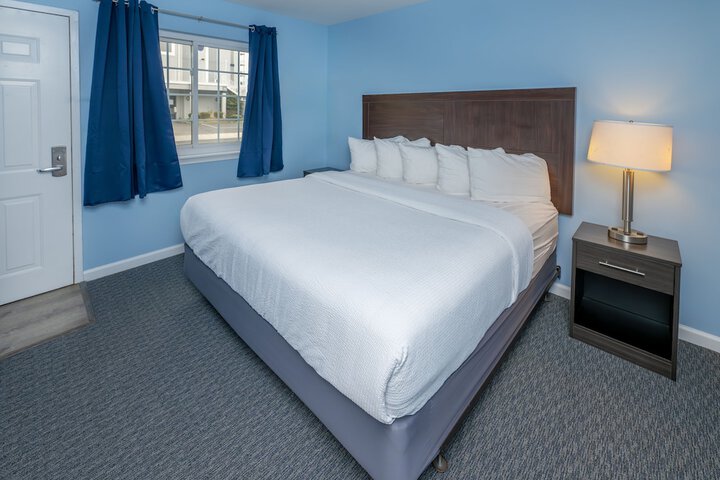 Standard King Bed Exterior Entrance (29 of 29)