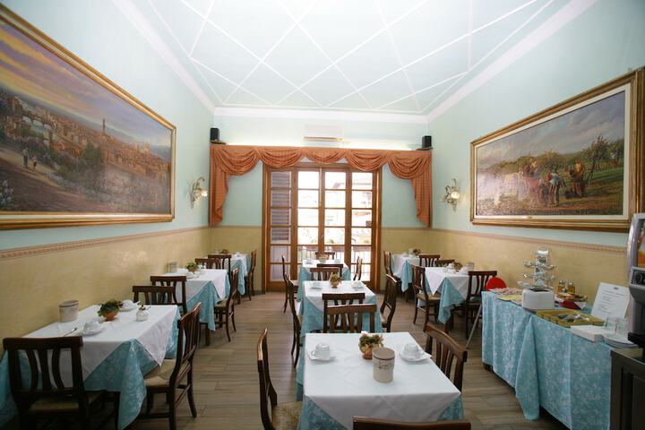 Dining 45 of 50