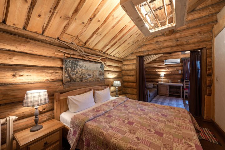 Room 10 of 74