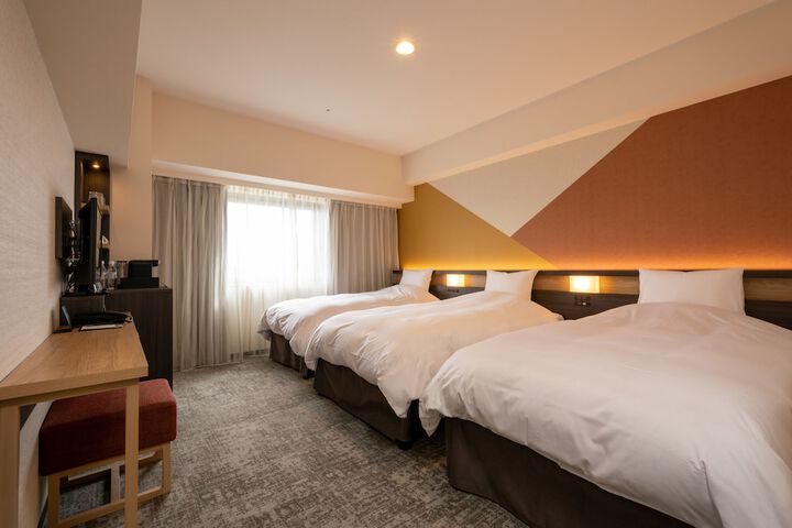 Room 13 of 83