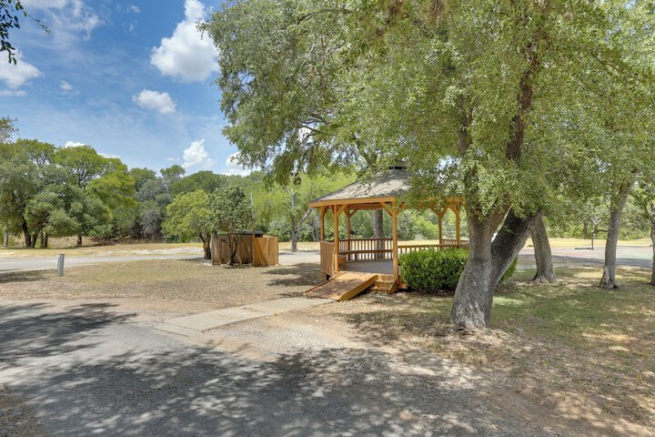 Property Grounds 21 of 26