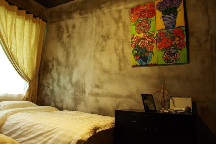 Room 9 of 47