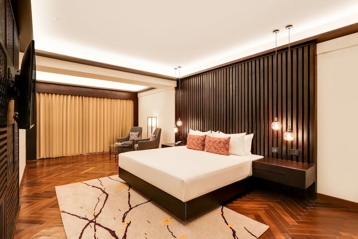 Room 10 of 94