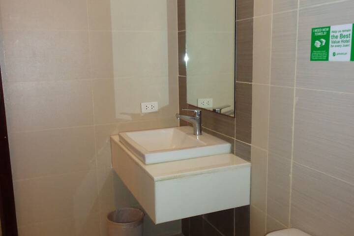 Room 48 of 108