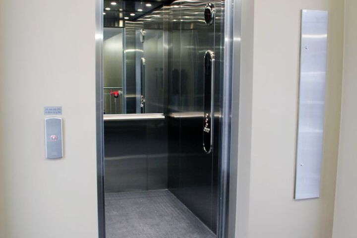 Ballroom/Hall 55 of 73