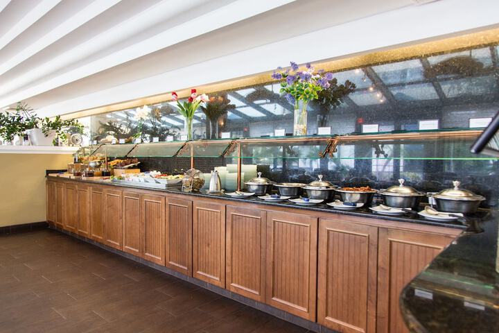 Breakfast buffet