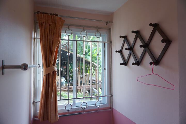 Room 11 of 27