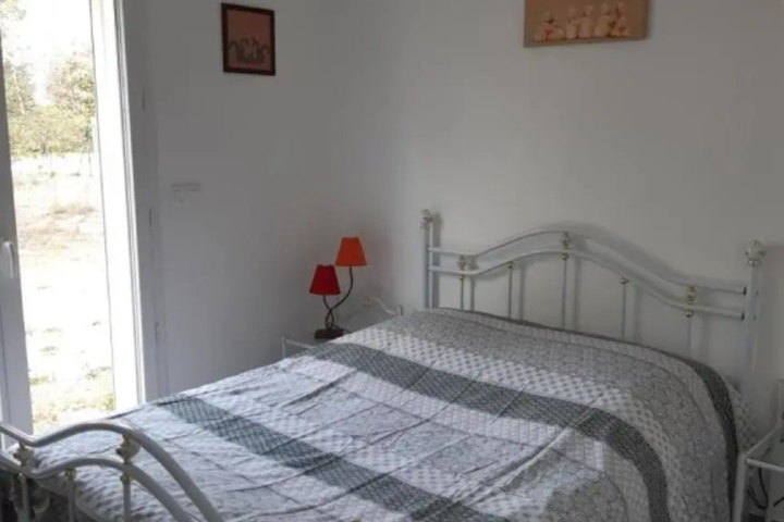 Room 4 of 9