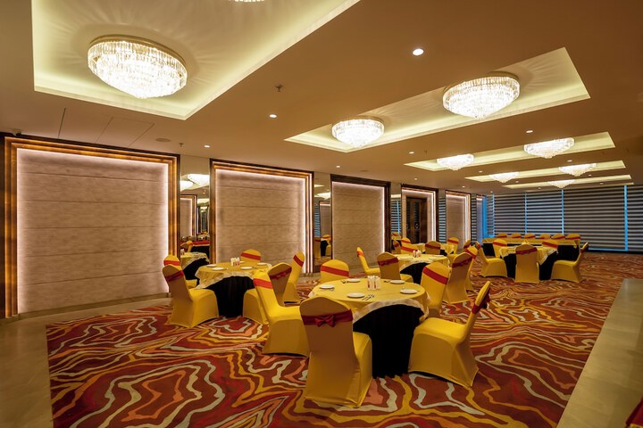 Ballroom/Hall 57 of 60