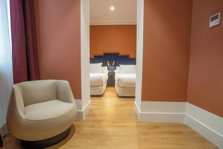 Room 21 of 43