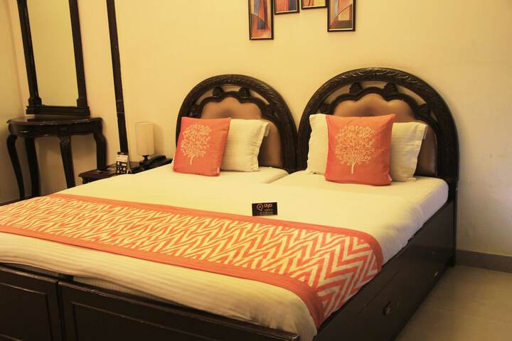 Room 9 of 25