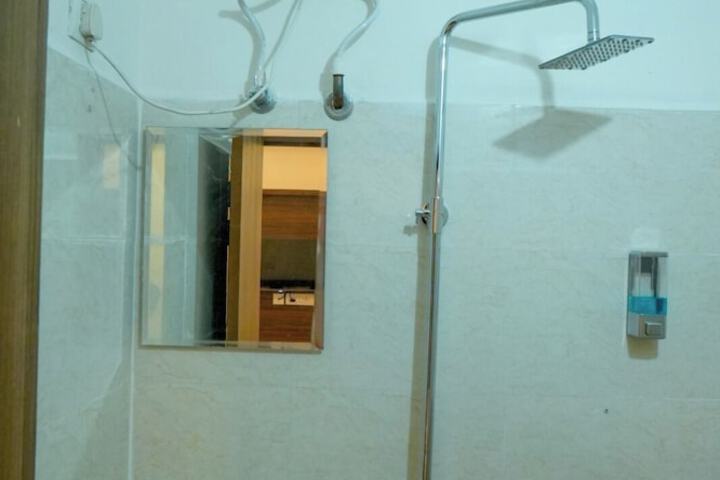 Room 13 of 22