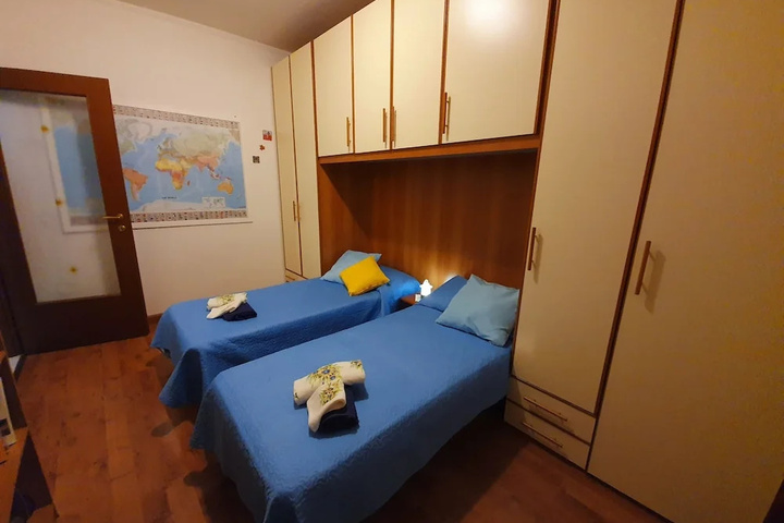 Room 3 of 6