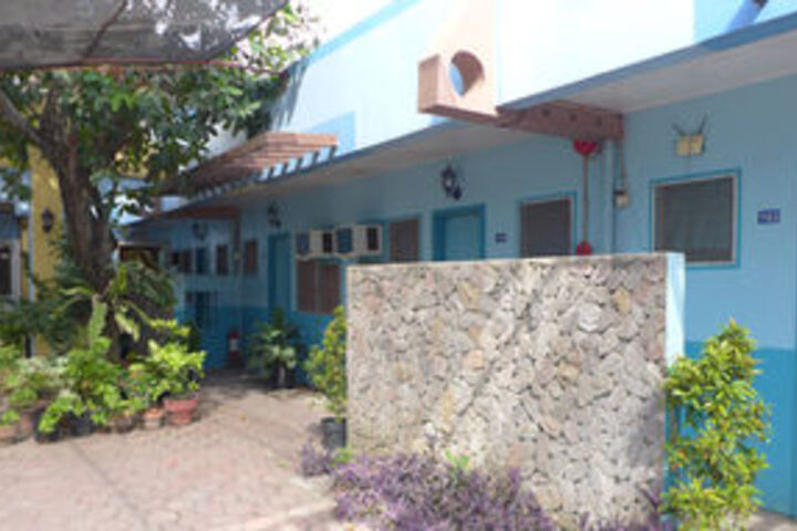 Rozen Suites Malakas