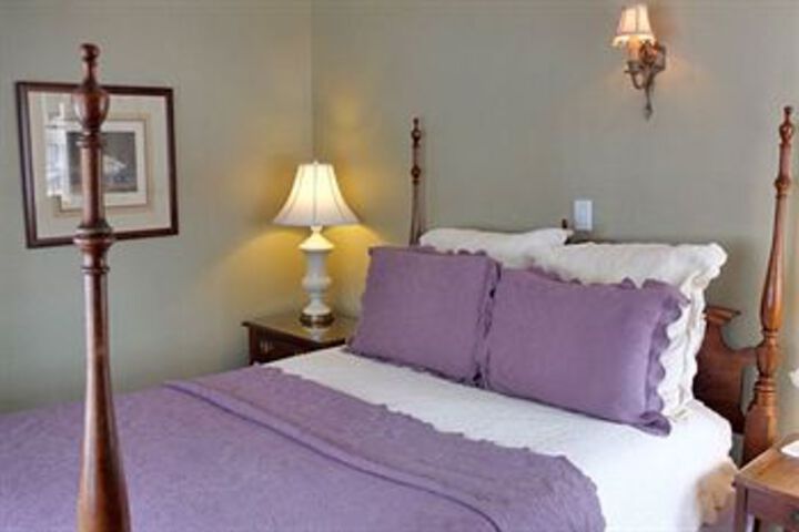 Room 13 of 40