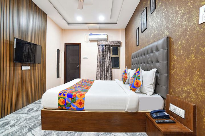Room 14 of 36