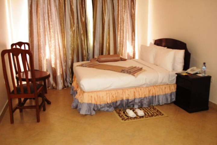 Room 17 of 41