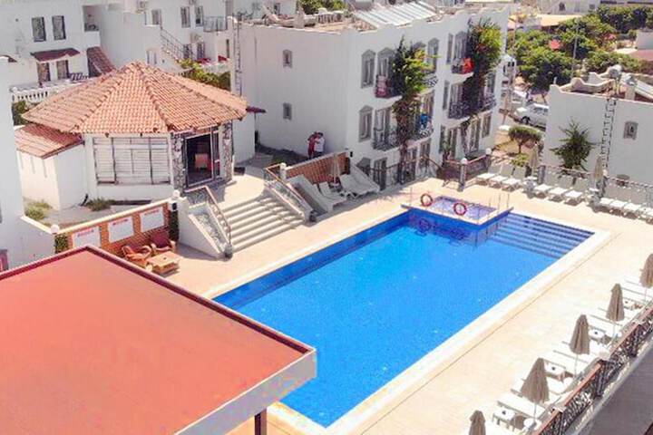 Hotel with Pool