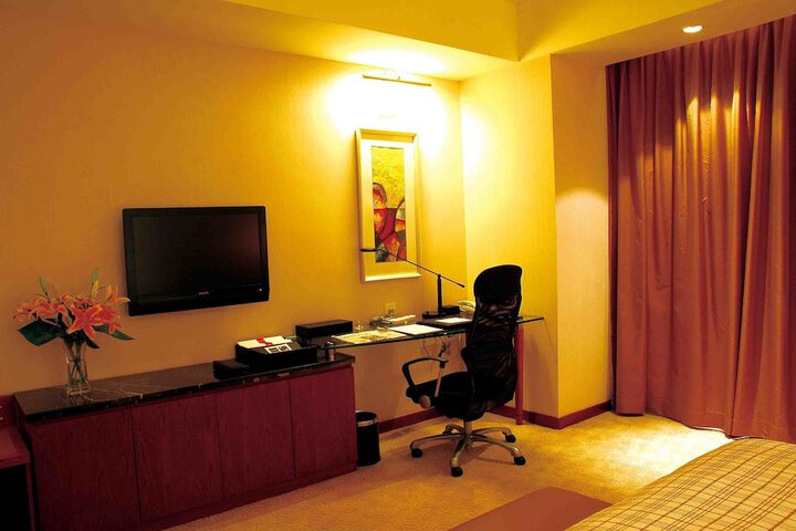Room 4 of 22