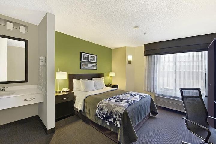 Room 9 of 26