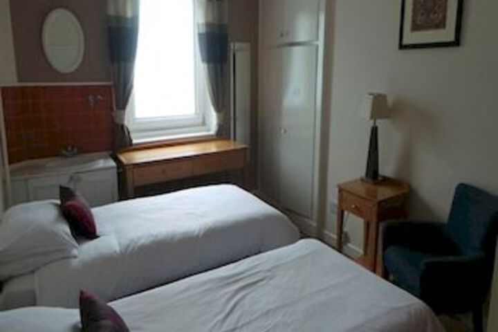 Room 14 of 18