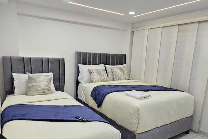 Room 8 of 34