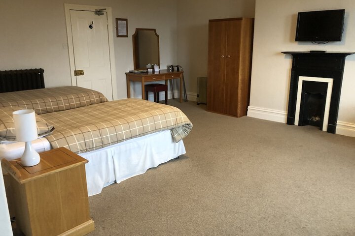 Room 11 of 77