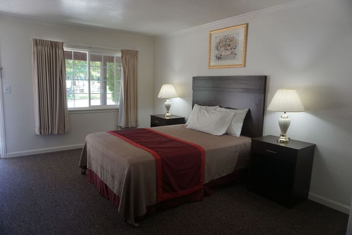 Room 16 of 39