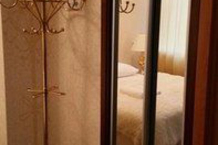 Room 48 of 65