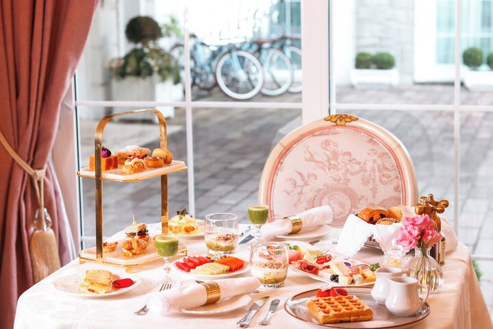 Breakfast/Coffee Service 112 of 122