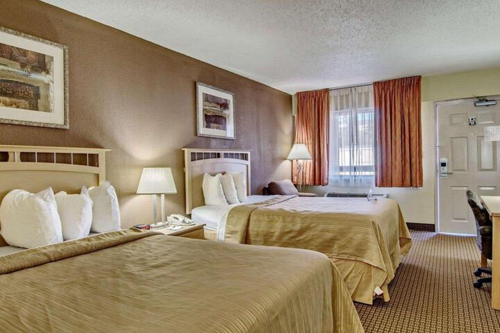 2 Double Beds (1 of 9)