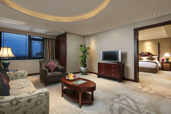Room 18 of 33