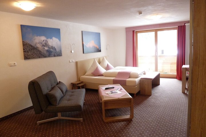 Room 20 of 106