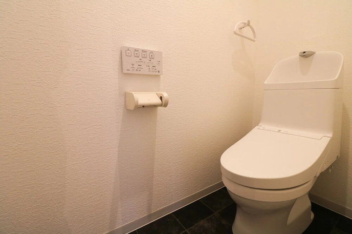 Room 10 of 16