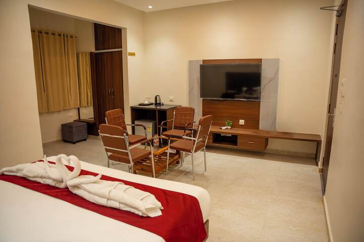 Room 5 of 17