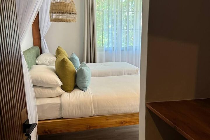 Room 8 of 17