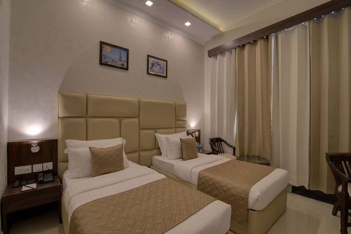 Room 16 of 93