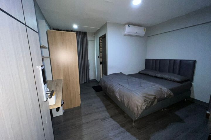 Room 10 of 38