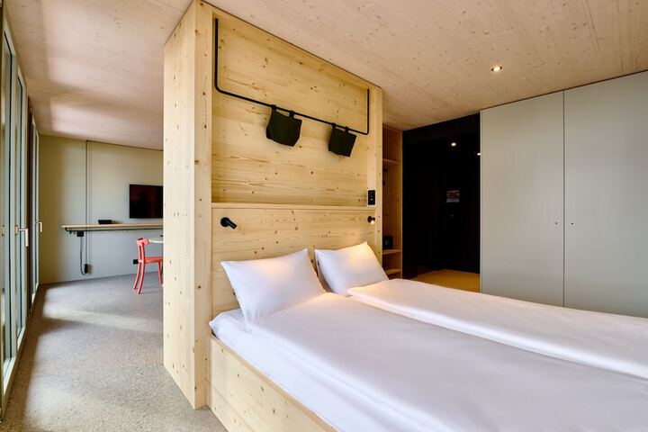 Room 7 of 31
