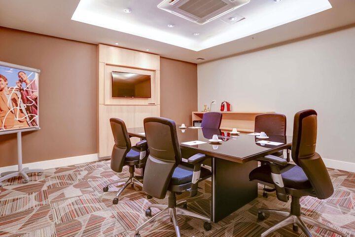 Business Center 186 of 201