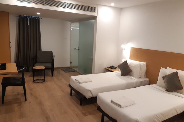 Room 3 of 9