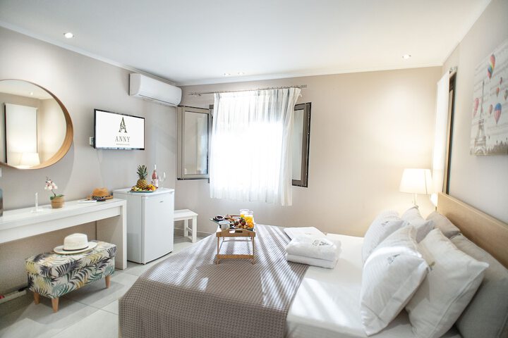 Room 4 of 204
