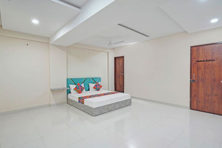 Room 9 of 20