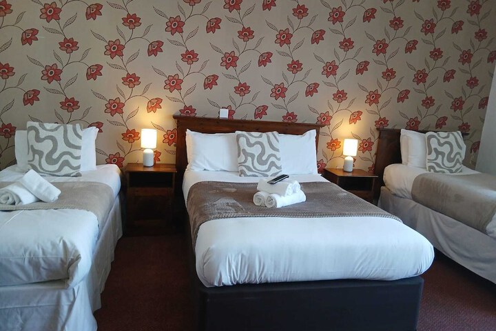 Room 49 of 86
