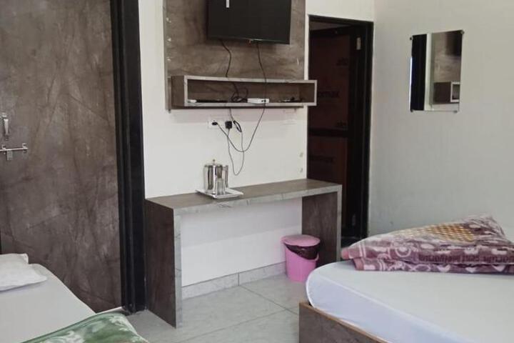 Hotel Raj krishnam khatushyamji