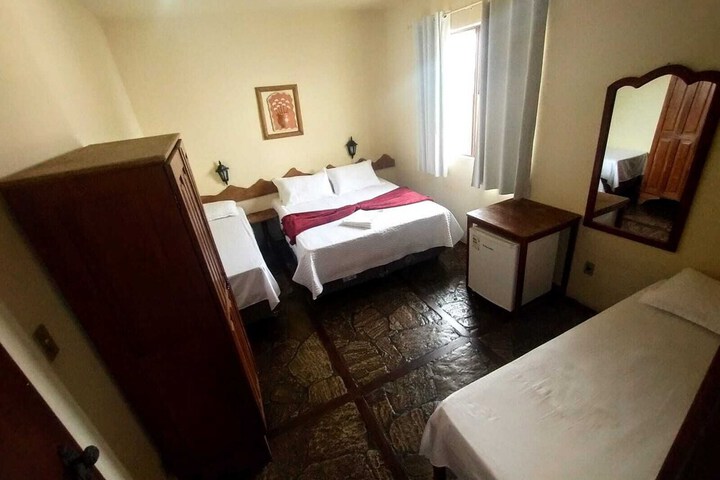 Room 4 of 130