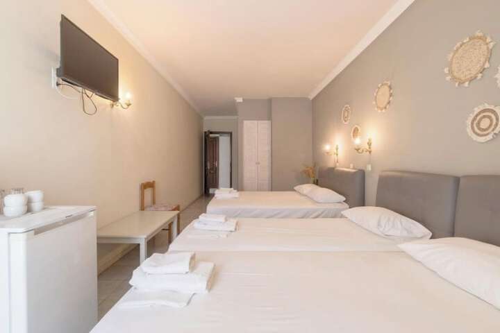 Room 34 of 48