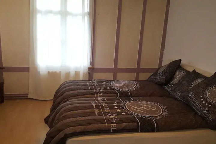 Room 3 of 27