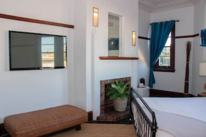 Room 40 of 192